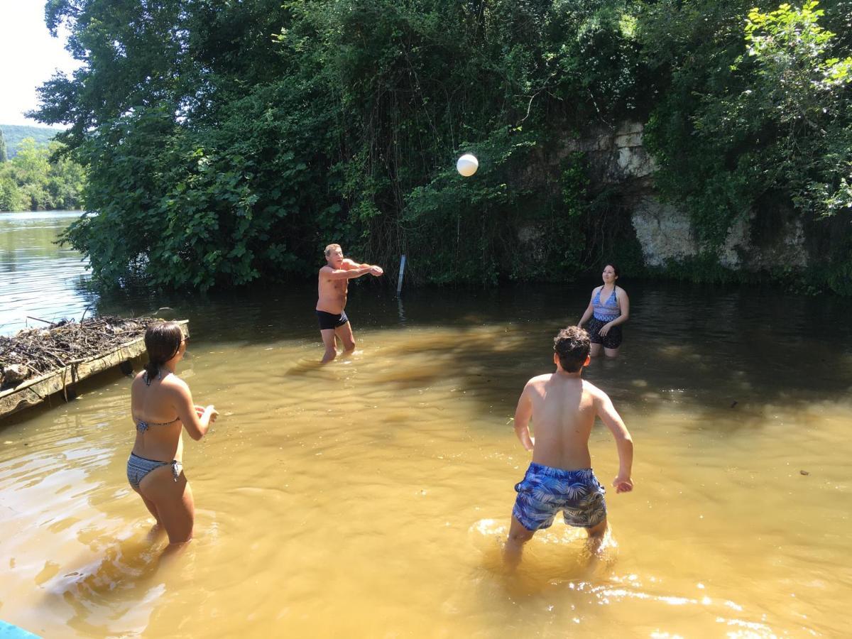 Gite Clodeguy Saint-Sylvestre-sur-Lot Bagian luar foto